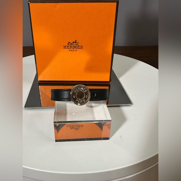 Hermes interchangeable looping wrap bracelet with 2 leather wraps black & white - Picture 5 of 14